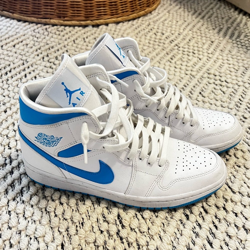 Authentic Air Jordan 1 Mid UNC
